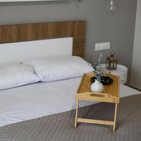 Our Home-Fully Renovated Apartments And Studios By The Sea Νικήτη Εξωτερικό φωτογραφία