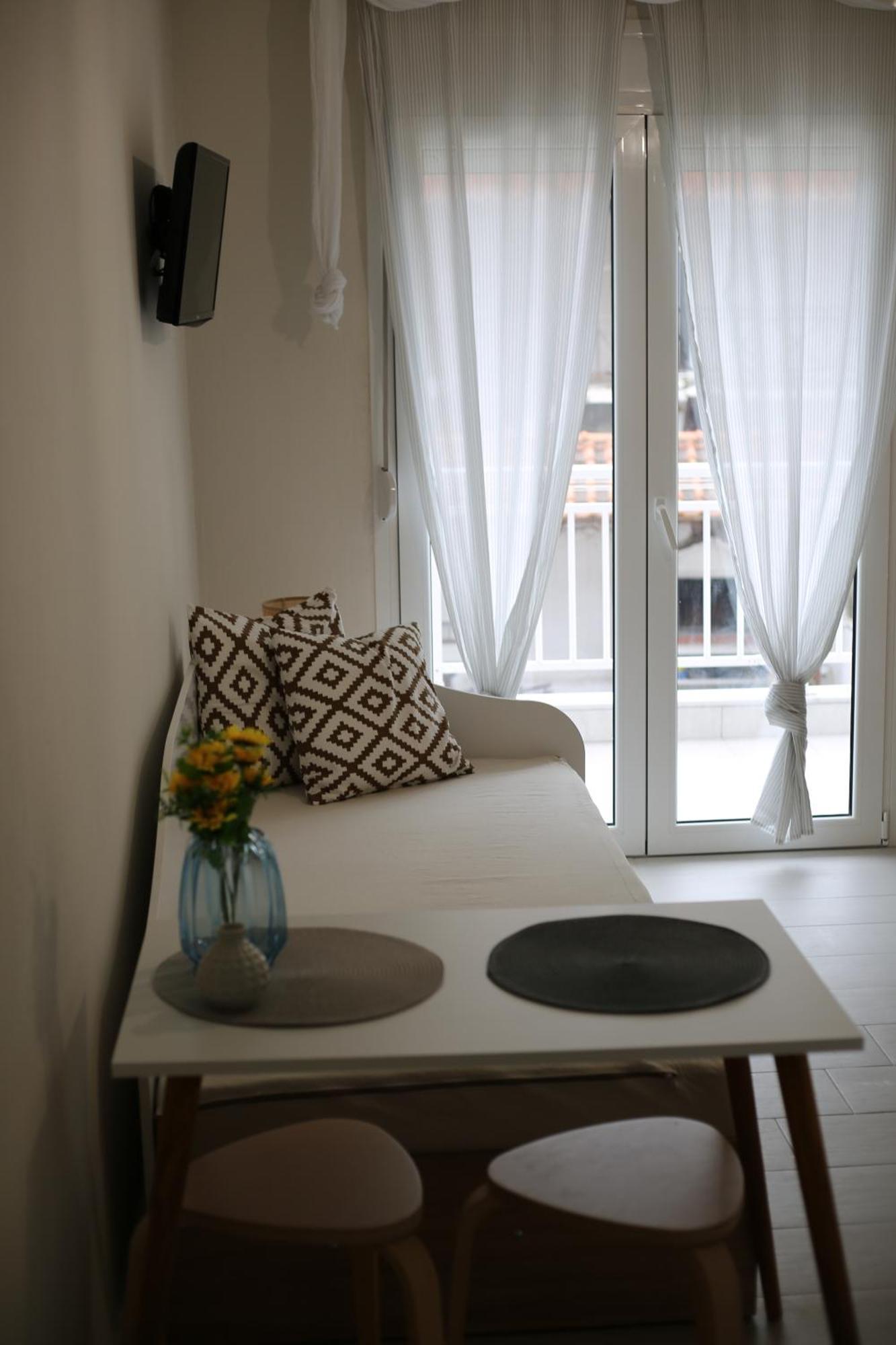 Our Home-Fully Renovated Apartments And Studios By The Sea Νικήτη Εξωτερικό φωτογραφία