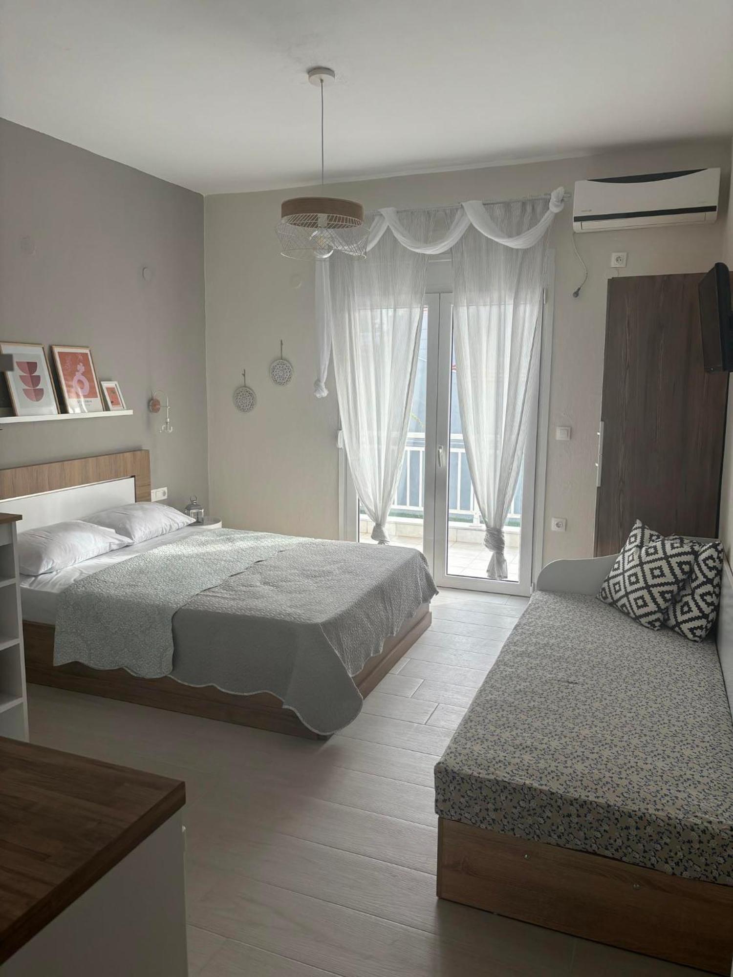 Our Home-Fully Renovated Apartments And Studios By The Sea Νικήτη Εξωτερικό φωτογραφία