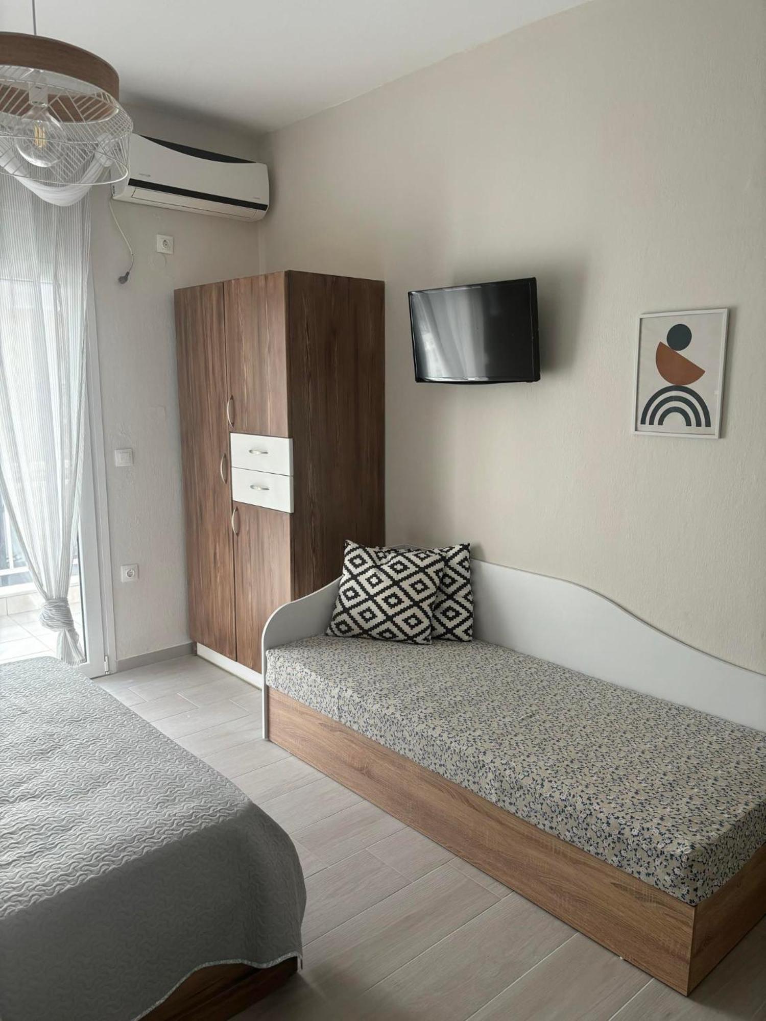Our Home-Fully Renovated Apartments And Studios By The Sea Νικήτη Εξωτερικό φωτογραφία